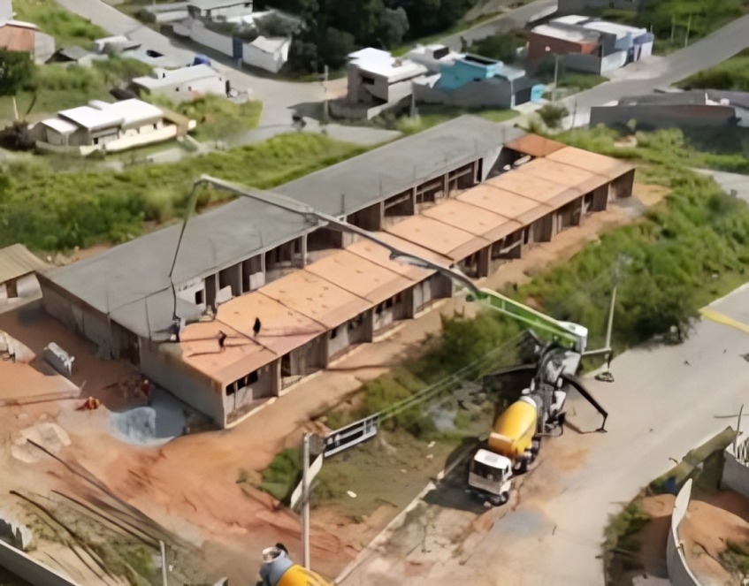  Rodrigo Andrade visita obra da nova creche e berçário no bairro Cruz das Almas