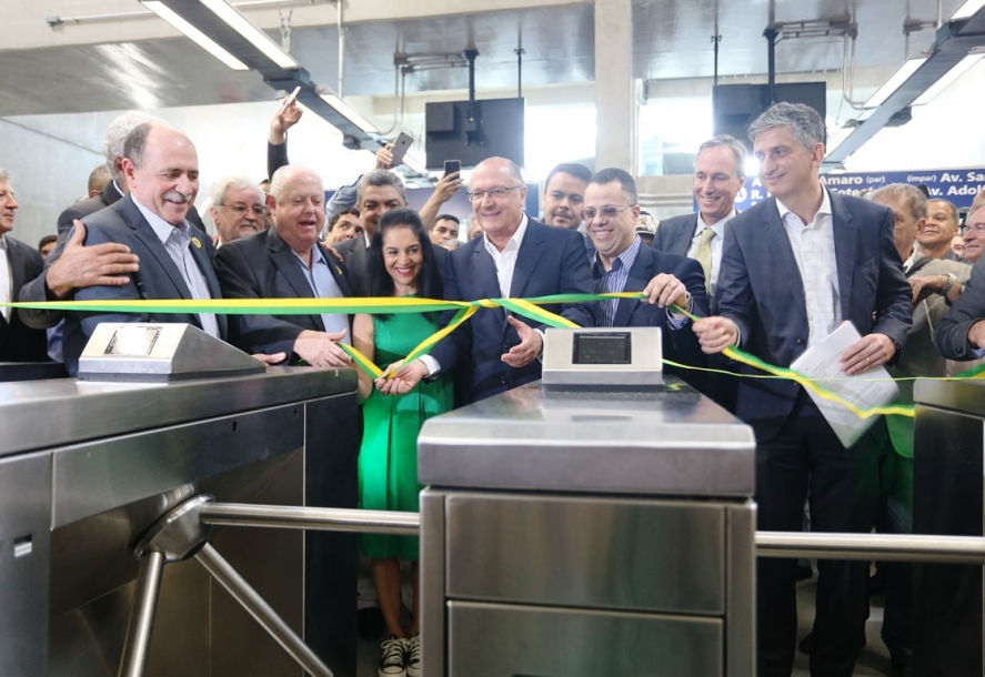 População de SP ganha 2,8 km de metrô com três novas estações