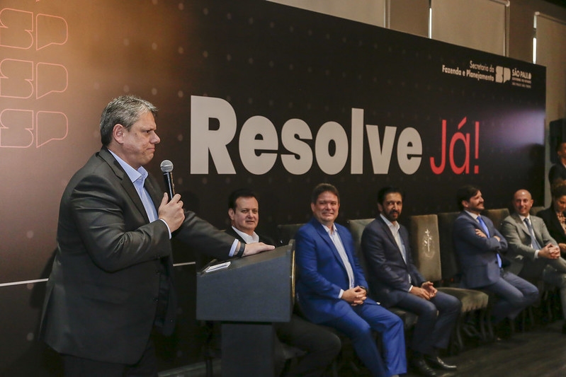 Governador Tarcísio sanciona lei que institui o programa Resolve Já