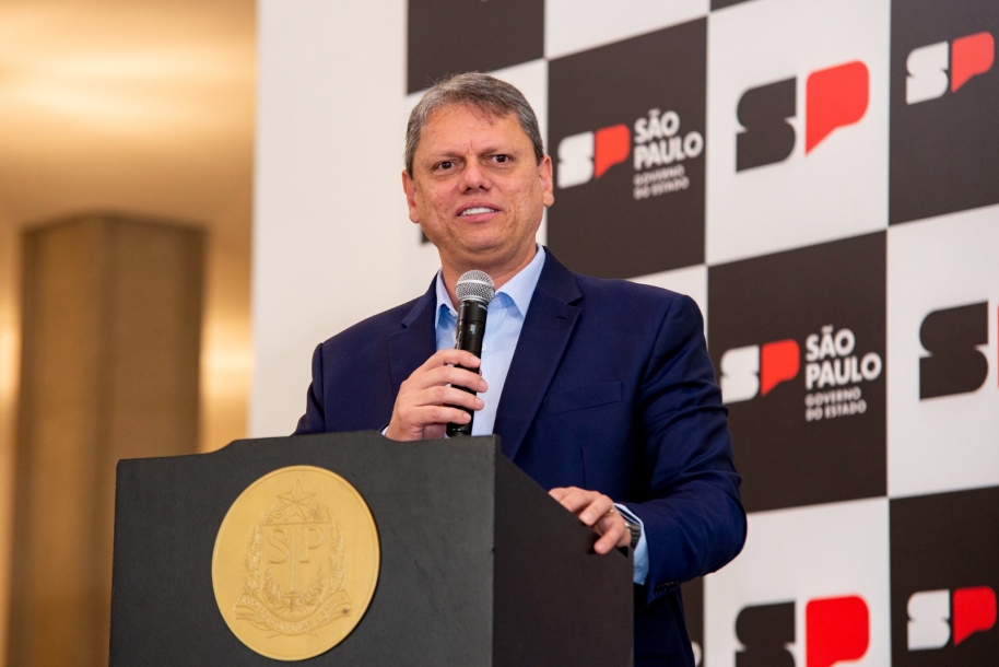 Governador Tarcísio vai construir 33 novas escolas através de PPP 